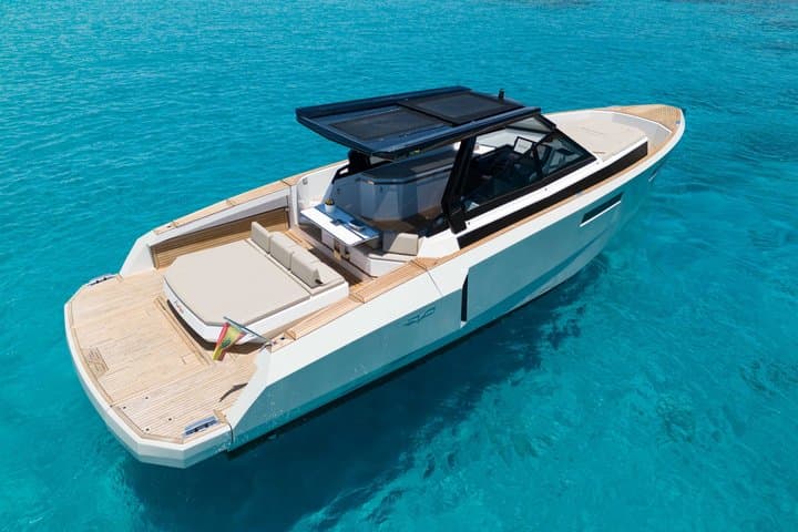 Living the Dream on board of this amazing boat Evo 43