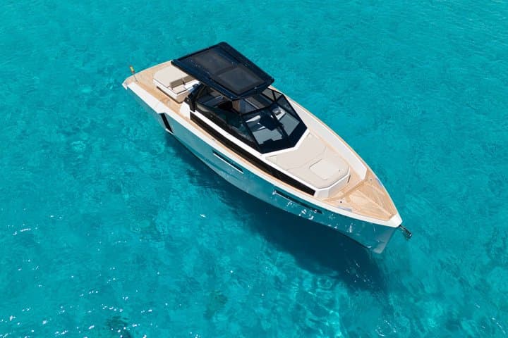 Living the Dream on board of this amazing boat Evo 43