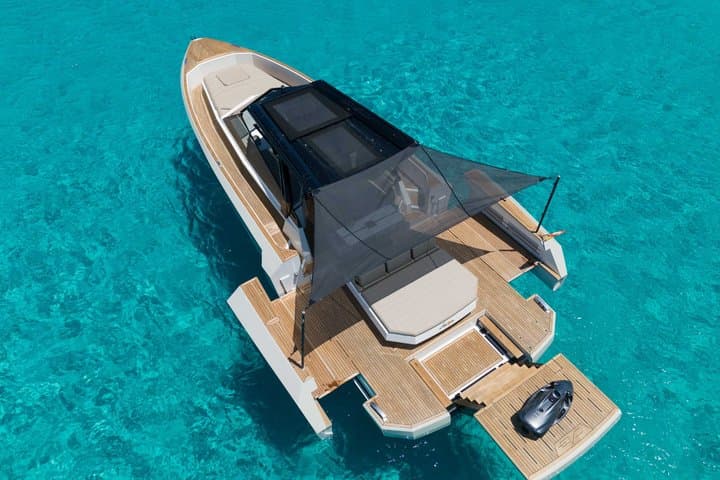 Living the Dream on board of this amazing boat Evo 43
