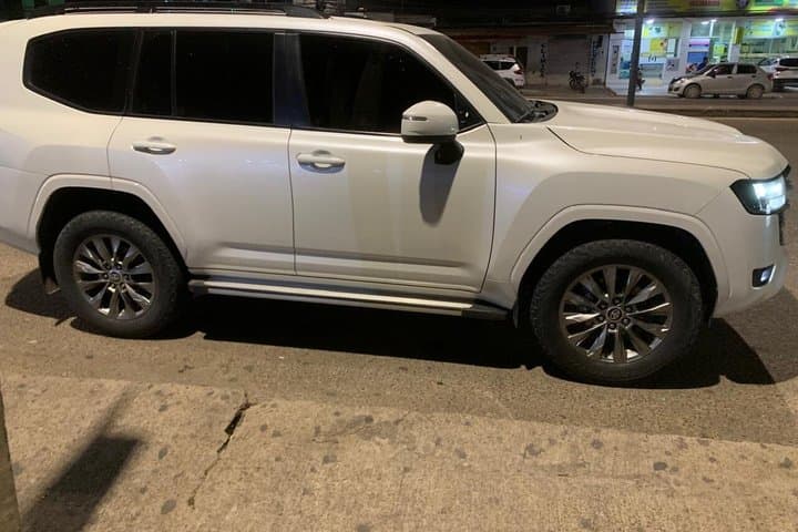 Private Executive Chauffeur Service (Premium SUV Service)