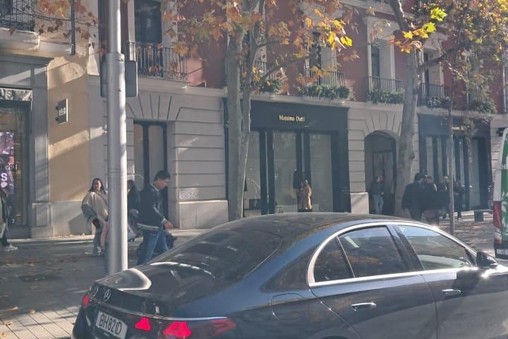 Seamless Madrid Airport Transfer One Way or Round Trip Options