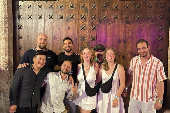 Pub Crawl Valencia: Bars, Free Shots & Club Entry