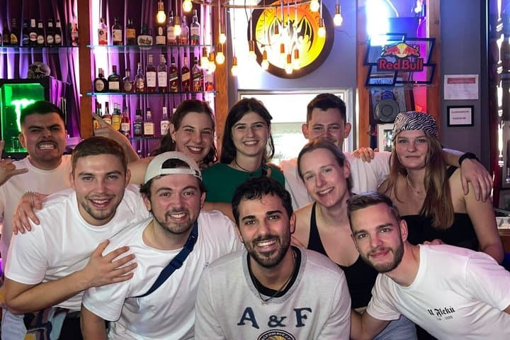 Pub Crawl Valencia: Bars, Free Shots & Club Entry