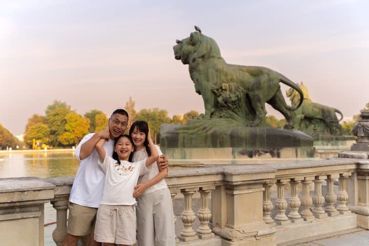 Retiro Park Photoshoot with a Professional Madrid Photographer