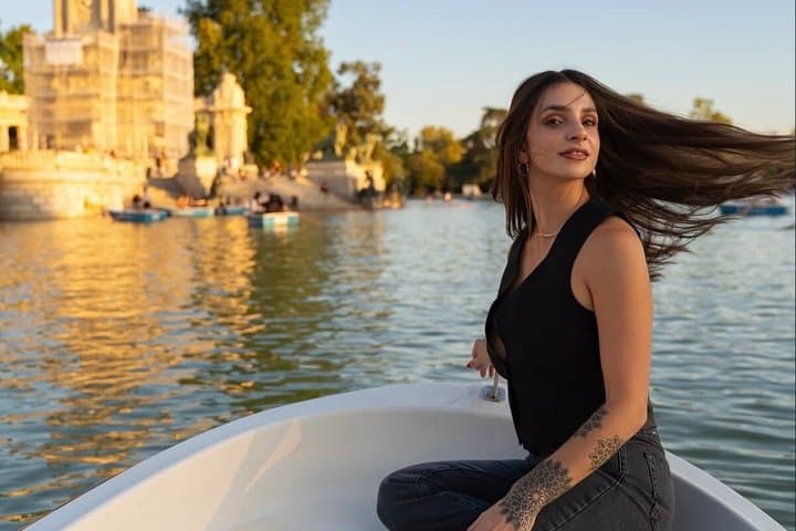 Retiro Park Photoshoot with a Professional Madrid Photographer