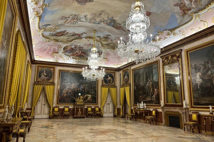 Private Tour of the Royal Palace of Aranjuez and Gardens