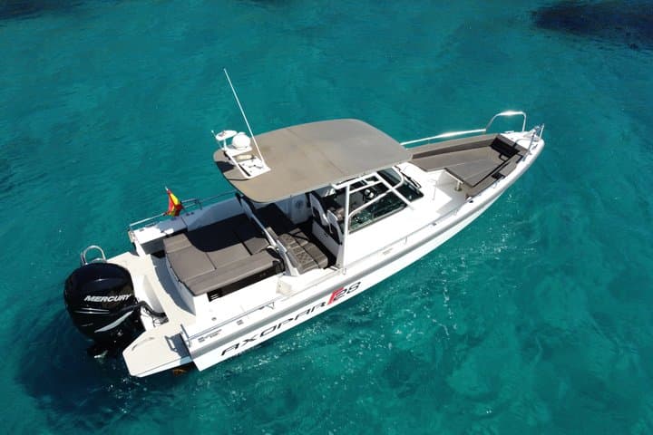 4-hour boat trip with snorkeling and paddle surfing in coves