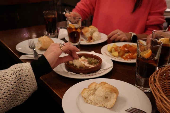 Madrid Tapas and Wine Tour with a Local Guide