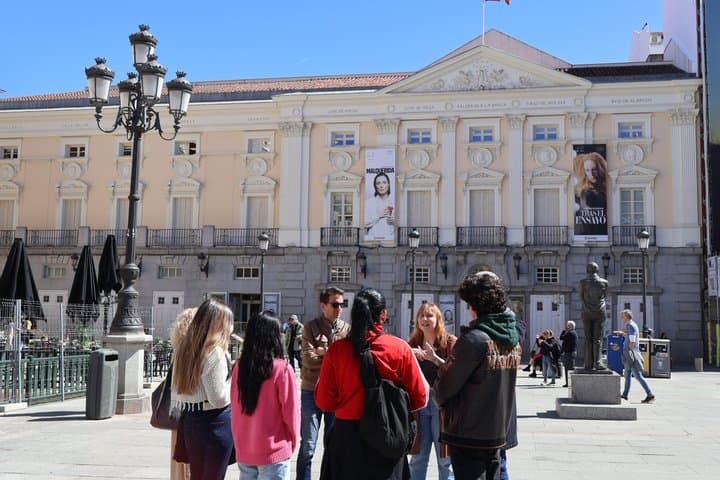 Madrid Tapas and Wine Tour with a Local Guide
