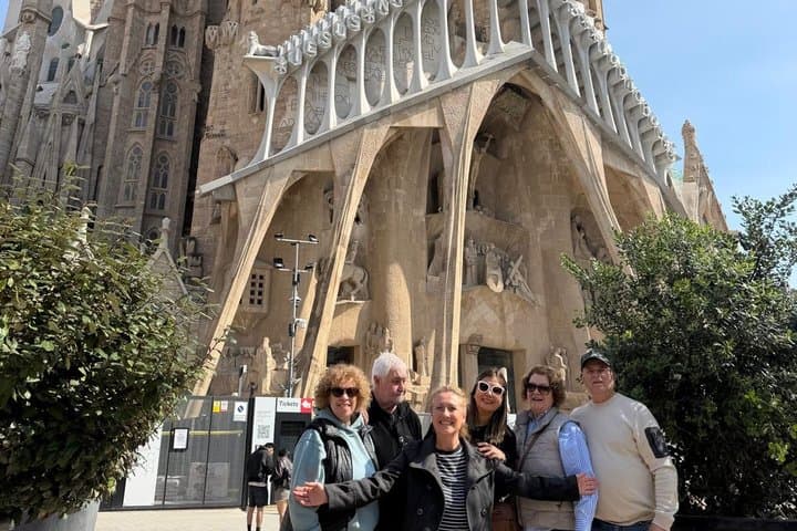 Sagrada Familia Tour: Gaudí’s Secrets (Exterior) 2026