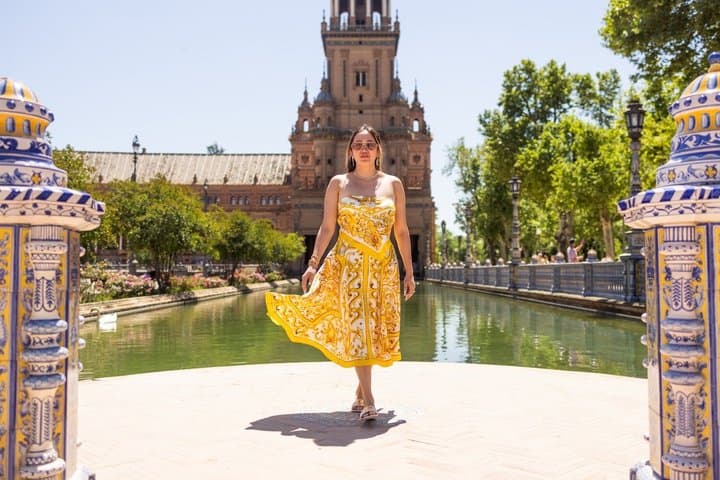 Make Seville unforgettable: Private Photoshoot at Plaza de España