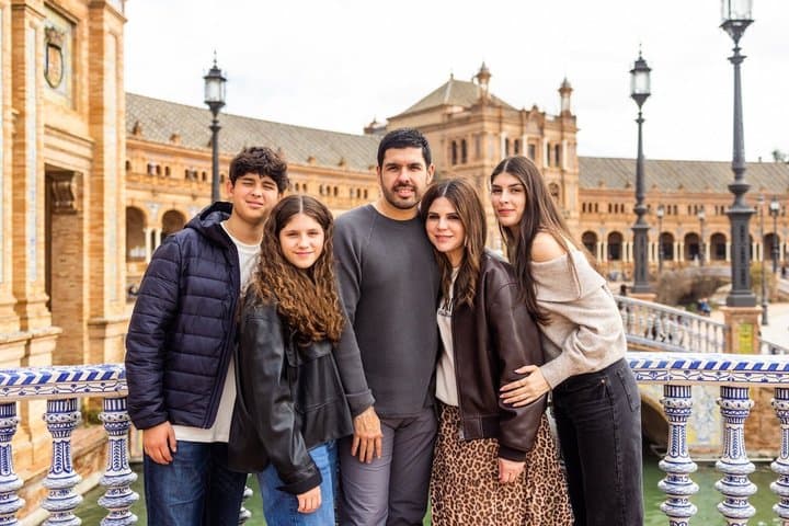 Make Seville unforgettable: Private Photoshoot at Plaza de España