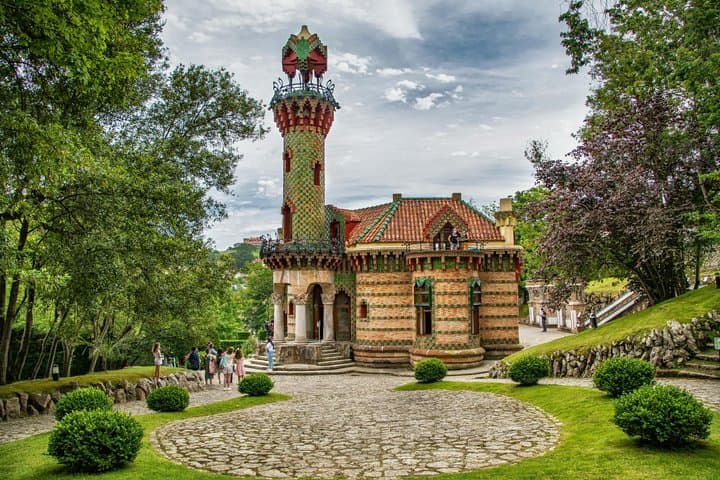Day trip from Bilbao Capricho de Gaudi Santillana and Santander