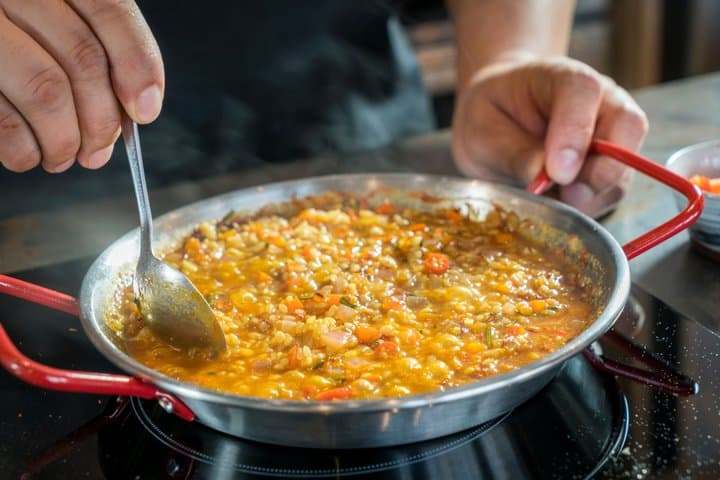 Cook Traditional Valencian Paella + Market Visit (3-Course Meal)