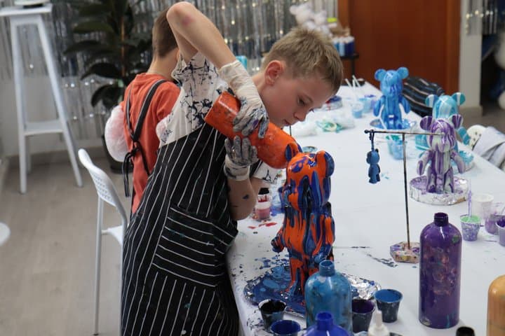 Fluid Art Workshop – Unique Figures in Alicante