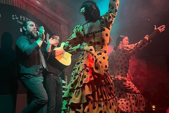 Intimate Flamenco Show in El Gothic Barcelona