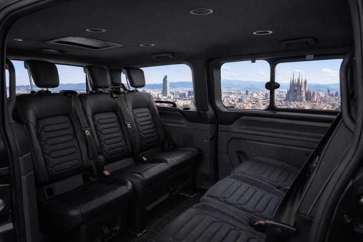 Private Transfer from Barcelona hotels to Barcelona Cruise Port