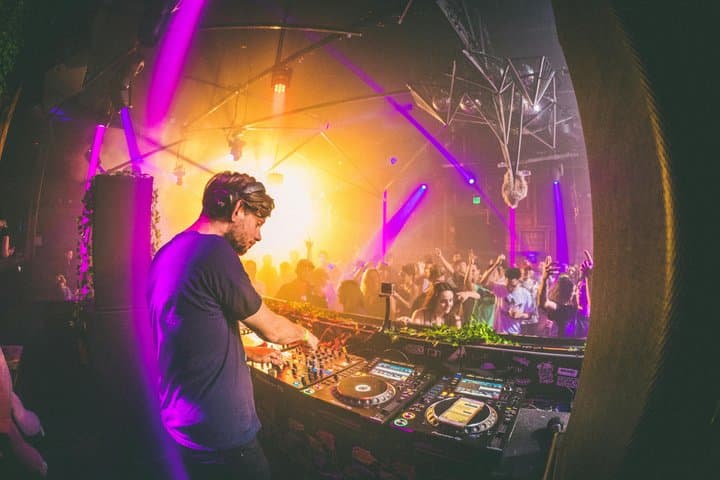 Barcelona Pub Crawl Experience with VIP Nightclub Entry