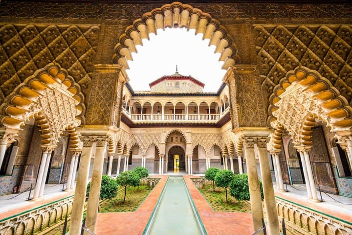 Private Shore Tour: Royal Alcázar, Cathedral & Giralda of Seville
