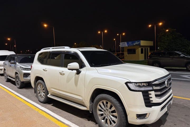 Private Executive Chauffeur Service (Premium SUV Service)