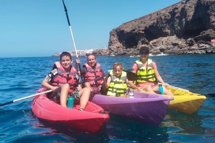 Sunset kayaking trip in Alcalá: single kayaks, max. 6 people