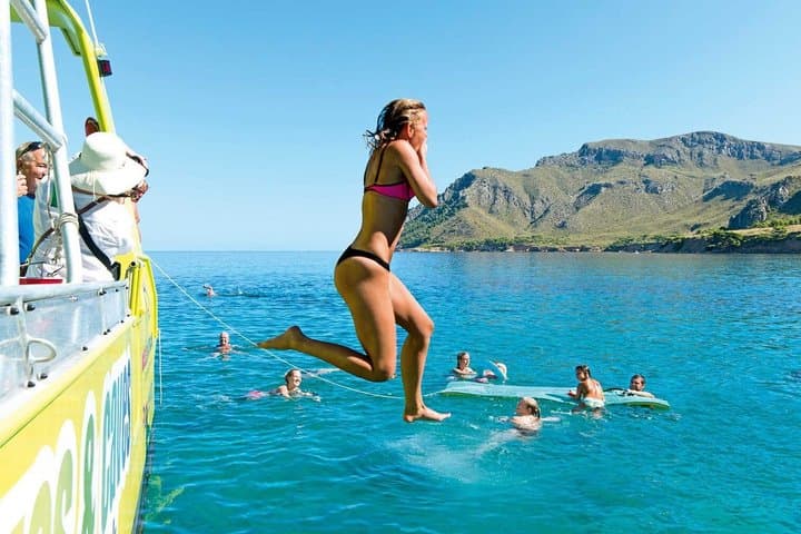 Visit the coves and caves of the east coast of Mallorca