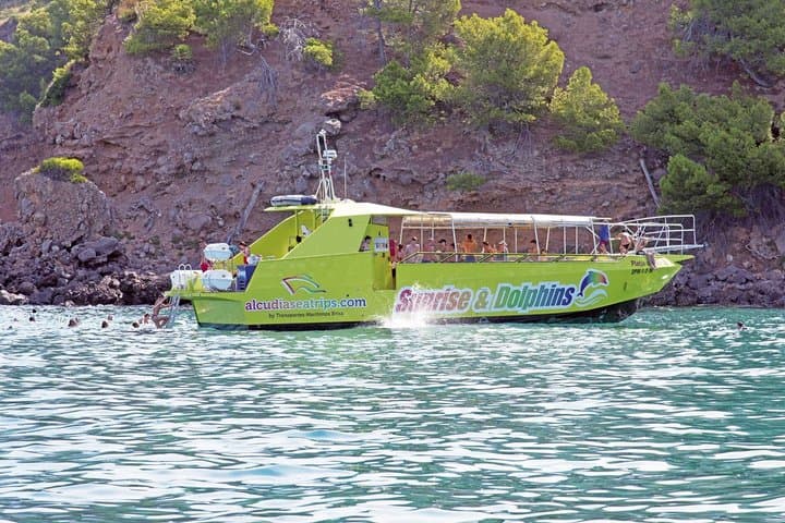 Visit the coves and caves of the east coast of Mallorca
