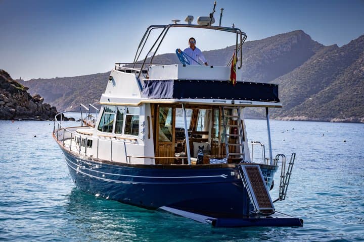 Luxury private traditional mallorcan Llaut with crew