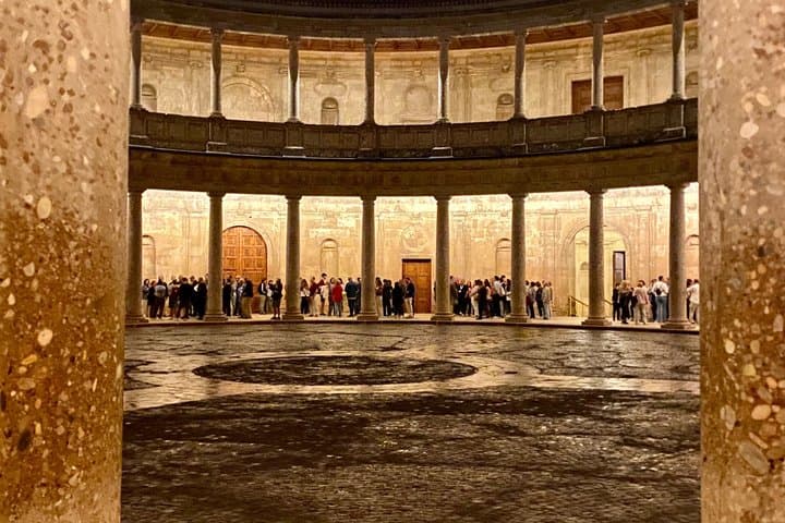 Private Night Guided Tour in the Alhambra