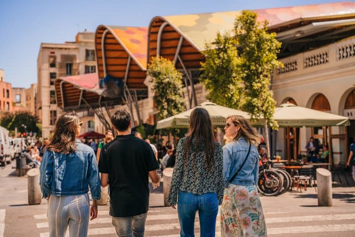 Premium Old Town & Picasso Museum Small Group Tour (6 People Max)