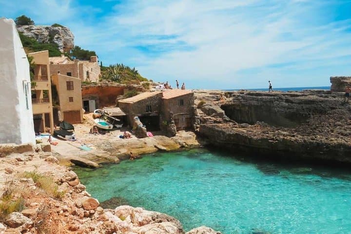 Beach Tour Mallorca Calo des Moro - The Happy Vans