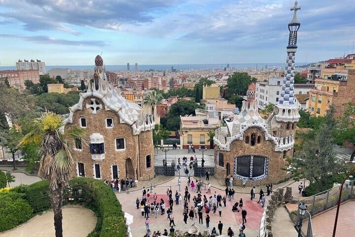 Park Güell Guided Tour :Gaudí Masterpiece Experience