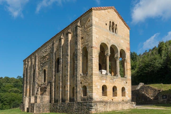 Private tour of Oviedo with tickets to Pre-Romanesque Churches