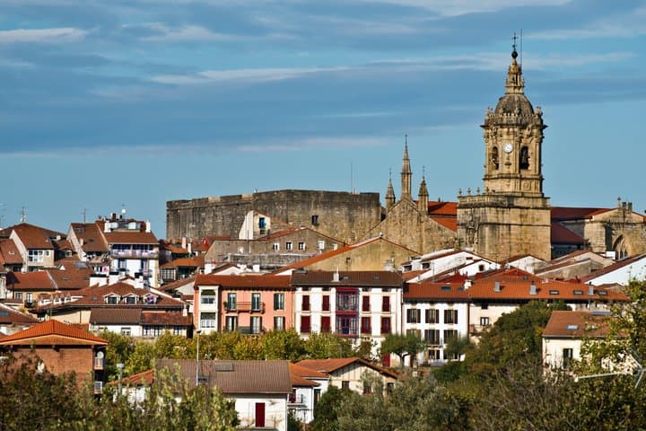 Small Group Hondarribia Historic Walking Tour