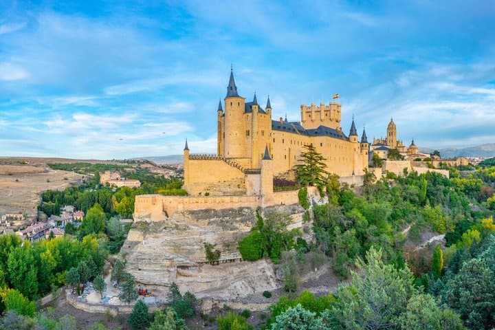 Guided tour of Segovia and Alcázar