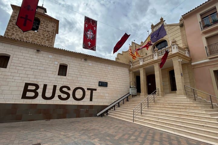 Jurassic Cave & Busot Village: Tour from Alicante and Santa Pola