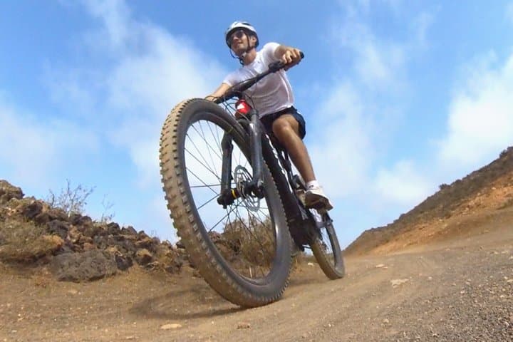 Lanzarote E-Bike Tour: Volcano Craters & Scenic Vineyards