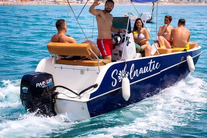 Private boat rental without title dolphin watching