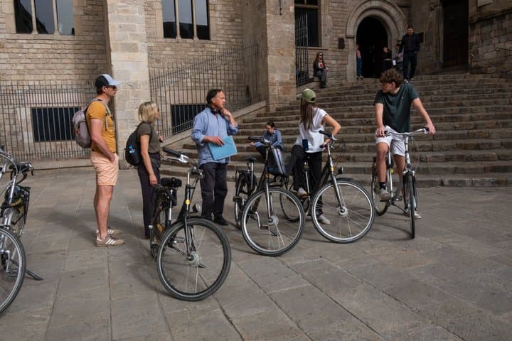 Barcelona: Gaudí, Landmarks & Hidden Gems Bike Tour