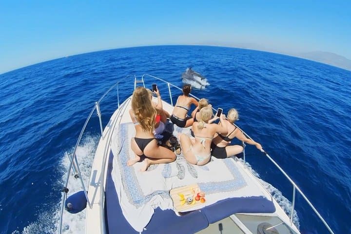 Private Yacht Tour in Fuengirola with Snacks and Drinks