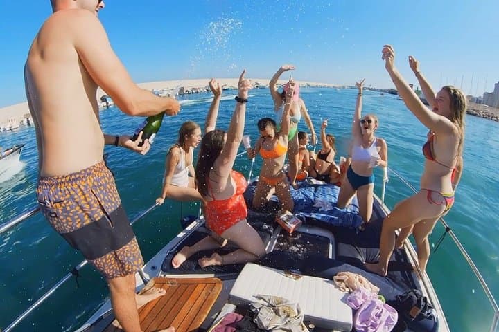 Private Yacht Tour in Fuengirola with Snacks and Drinks