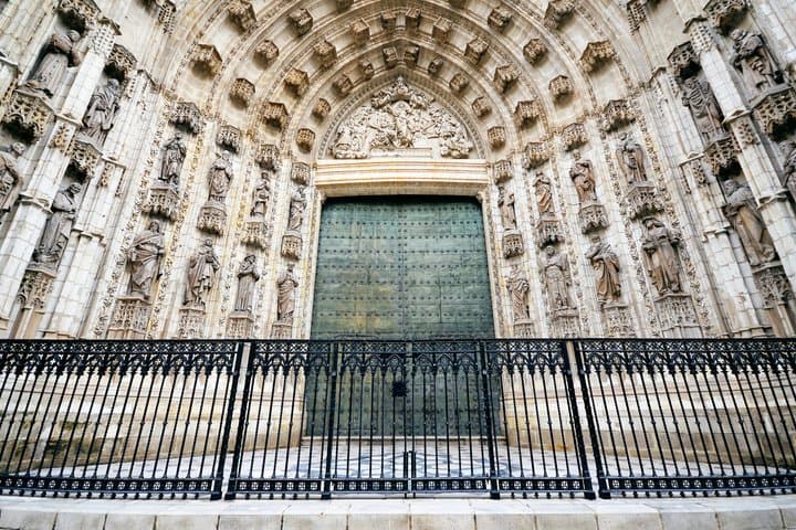 Seville Cathedral and Giralda Entry Tickets with Audio Guide