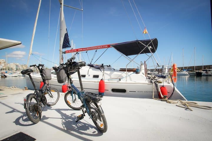 Ebike, Cable Car and Sailing Tour in Barcelona