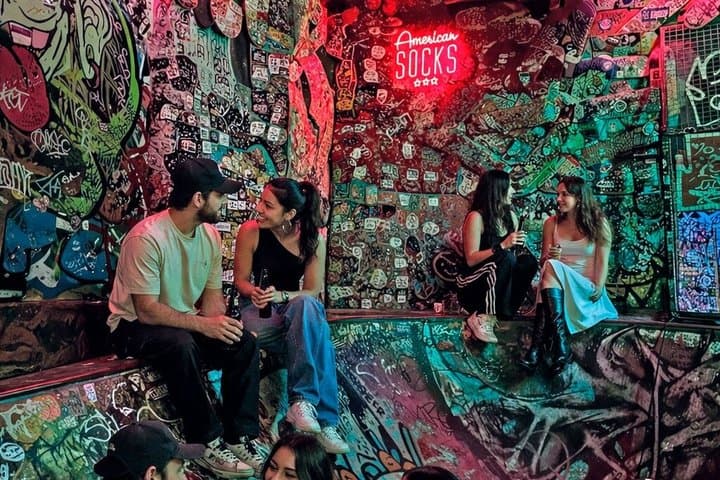 Barcelona: Nightlife Tour with Local DJ & Dance Floor