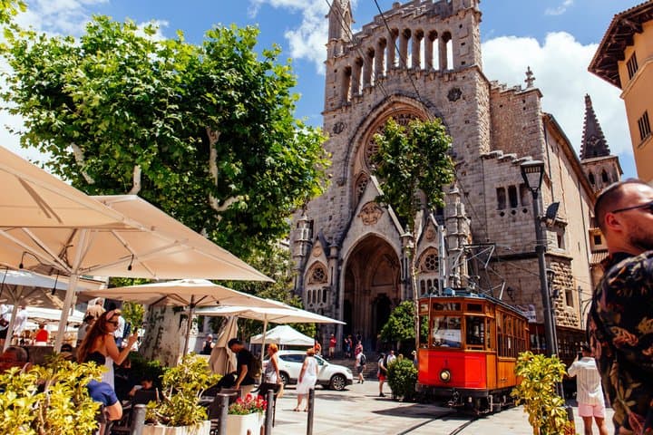 Mallorca: Exclusive Soller Train and Tram Half-Day Tour