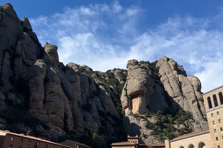 Sagrada Familia & Montserrat Small Group Tour with Hotel pick-up