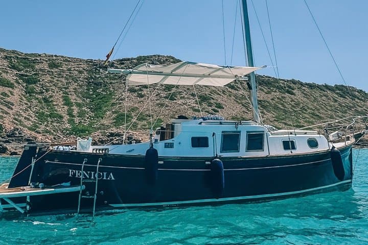 Charter in Llaut by the Bay of Palma de Mallorca