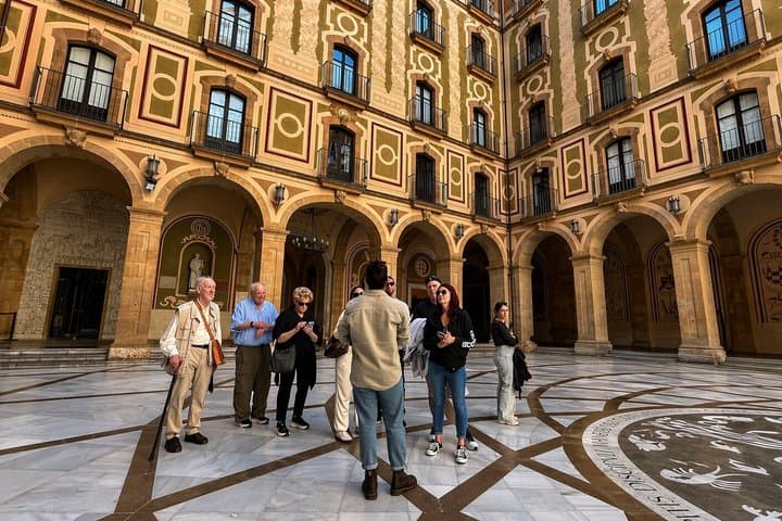 Sagrada Familia & Montserrat Private Tour with Hotel pick-up