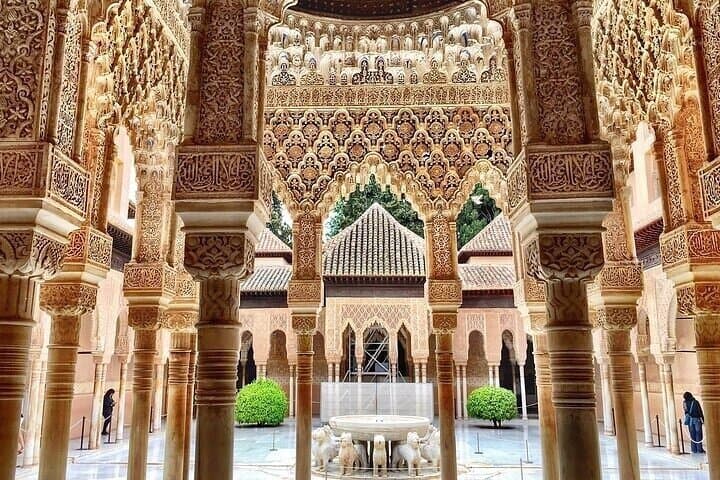 Alhambra and Nasrid Palaces Entry Ticket with Audio Guide