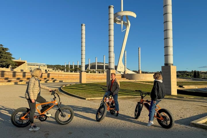 Barcelona Montjuïc E-Bike Tour: Castle, Views & Highlights